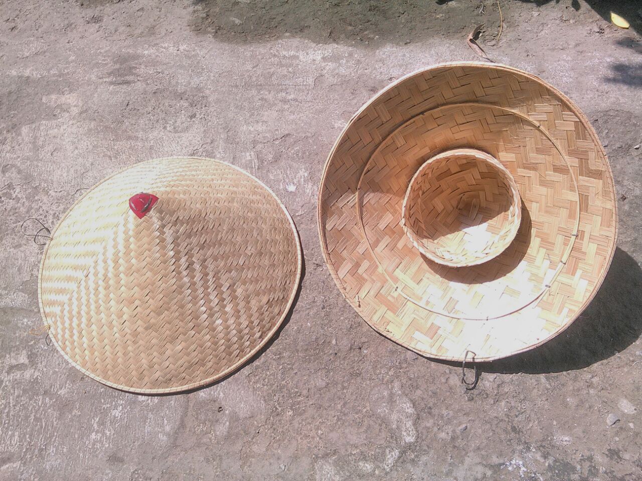 Caping GP Valentino Rossi, Topi Petani Termahal di Dunia, Wah Unik Nih..!!! 5 Caping topi petani