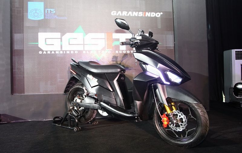 Sepeda Motor Listrik Bebas Pajak dan BBN, Lebih Murah 2 Juta ? 1 Gesit Electric Scooter Indonesia