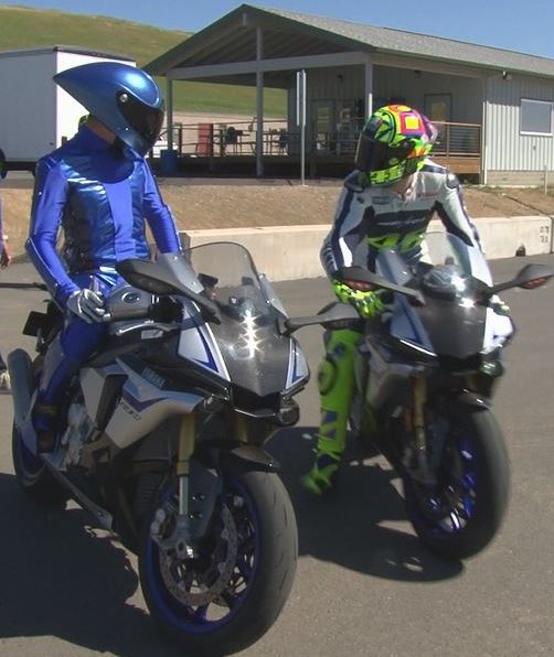 'Robot' Yamaha Saja Minta Tanda Tangan Valentino Rossi 2 Motobot Valentino Rossi