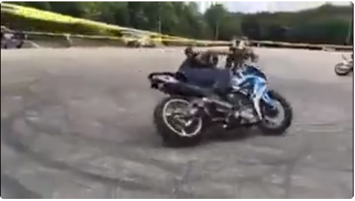 Ngesot Maksimal Dilakukan Drifter Satu Ini Motorcycle Drift