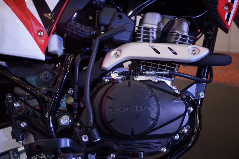 Honda CRF150L 2018 Review Spesifikasi Pilihan Warna Harga 2017 2 All New Honda CRF150L engine