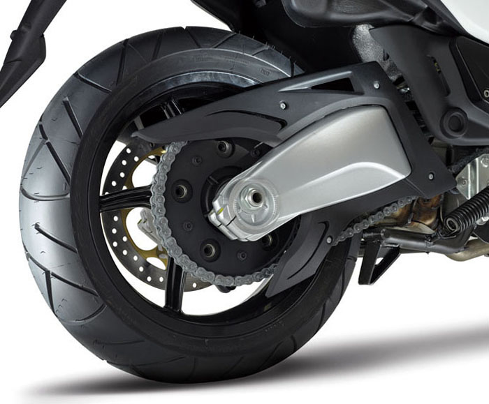 Super Skuter, 100 kpj Hanya Butuh 5.7 Detik !!! 5 Aprilia SRV850 arm