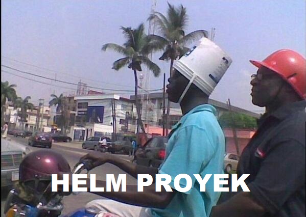 10 Meme Lucu dan Unik Seputar Helm 6 Helmet Kaleng Cat Funny Helmet