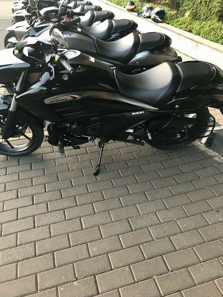 Suzuki Intruder 150 dan Kemungkinan di Boyong ke Indonesia 8 Suzuki Intruder 150