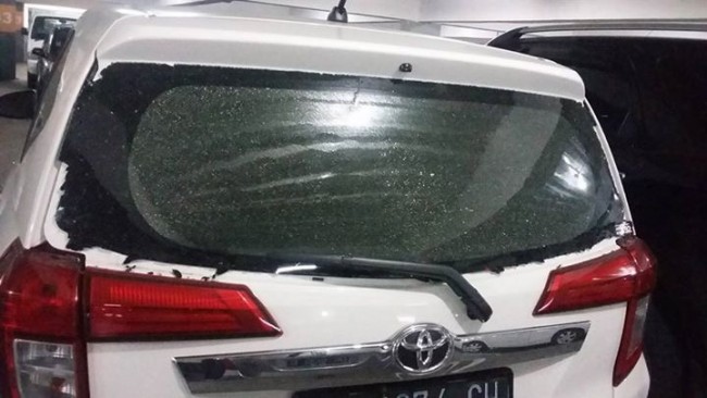 Kaca Belakang Calya-Sigra Pecah Tanpa Sebab... Ramai Lagi. 2 Kaca Belakang Calya-Sigra Pecah Tanpa Sebab