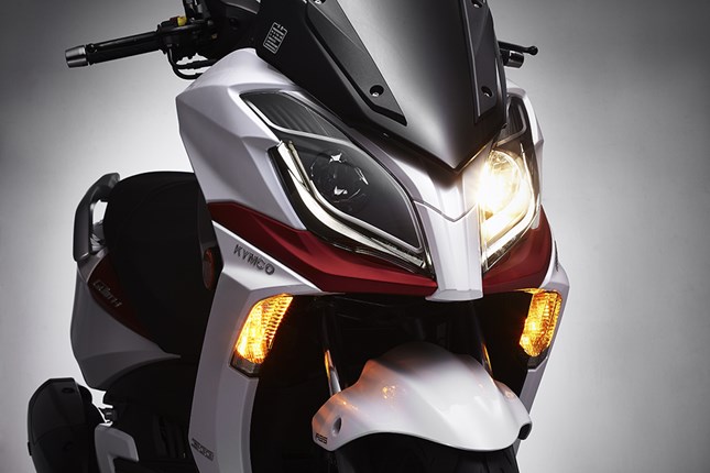 KYMCO G-Dink 250i Skuter Terlaris, 250cc Power 20PS !! 1 Kymco G-dink250i head lamp