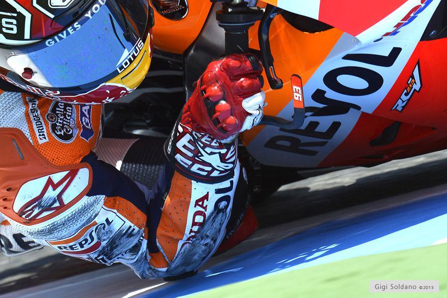 Marc Marquez Bersedia Pindah Tim Jika Motornya Kencang !!! 1 Marc Marquez Elbow down