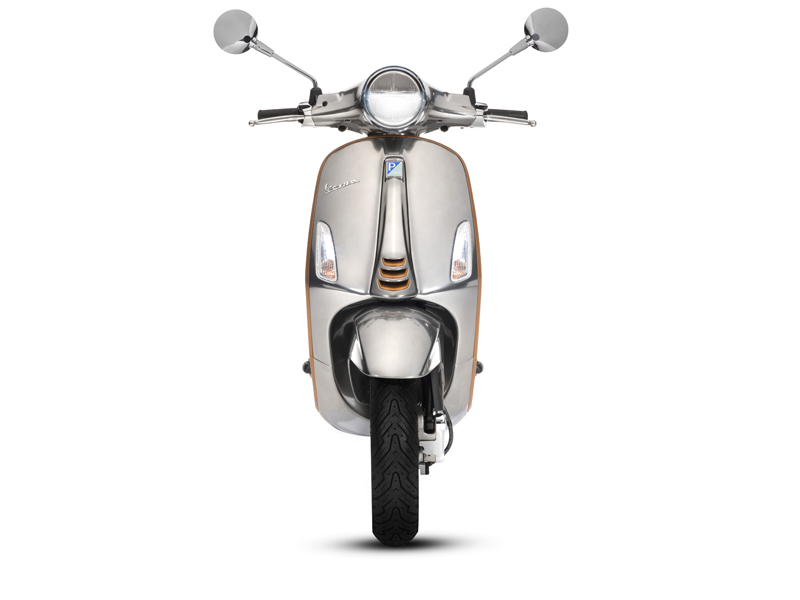 Skuter Listrik Vespa Elettrica Jakarta- Bandung Lewattt !!! 6 Skuter Listrik Vespa Elettrica