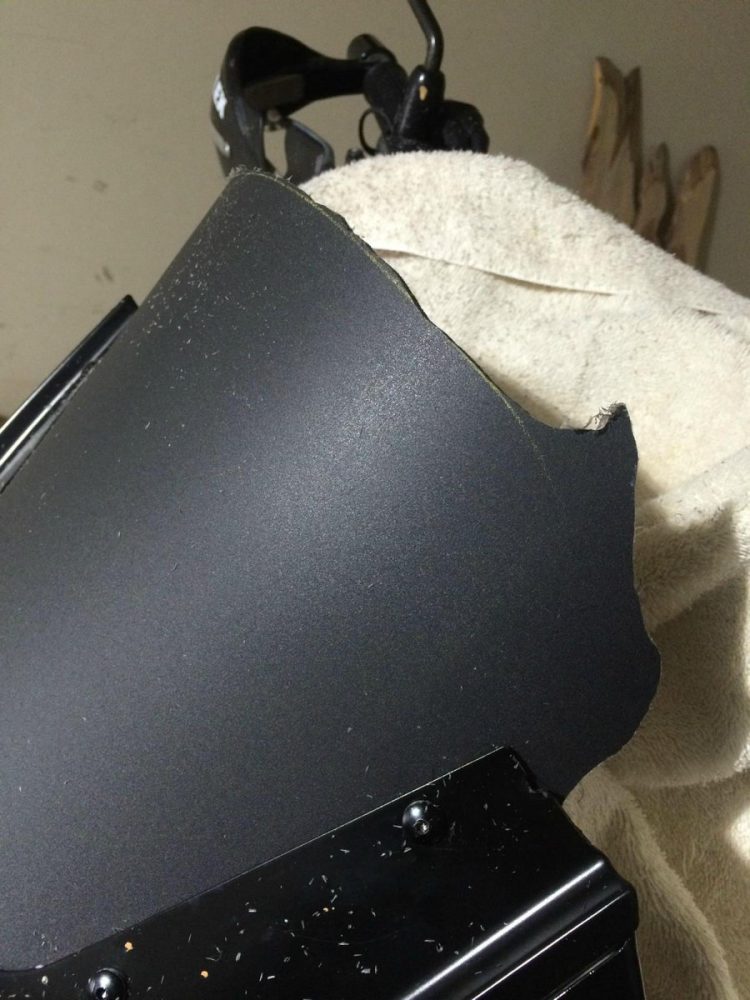 Biker Cantik Ini Bikin Wind Screen dari Tong Sampah !!! 4 Wind Screen dari Tong Sampah