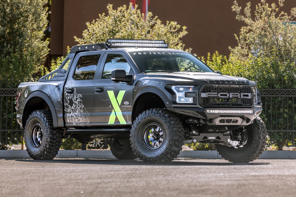 SEMA custom Ford and Xbox Raptor Ford F-150 Raptor X-Box One X Edition, Pick Up Khusus Penggemar Game X-Box