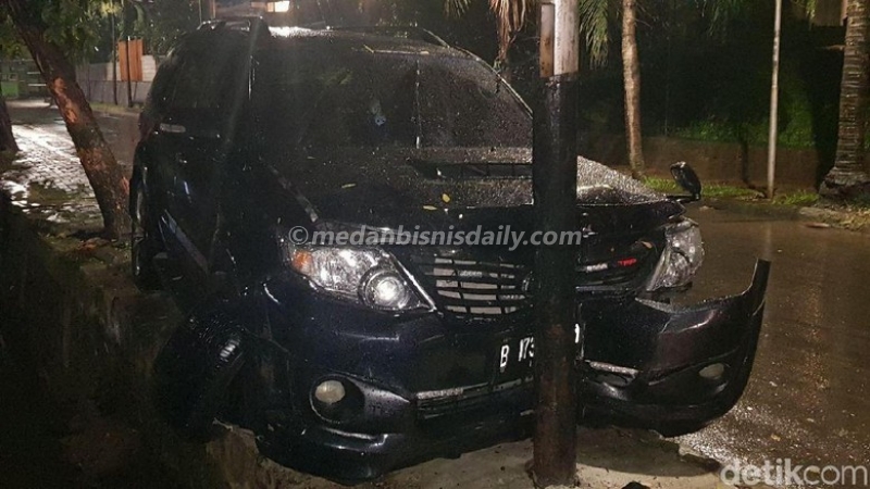 Ups, Produsen Mobil Mulai Menyinggung Soal Fortuner dan 'Tiang Listrik' 1 mobil fortuner setya novanto kecelakaan