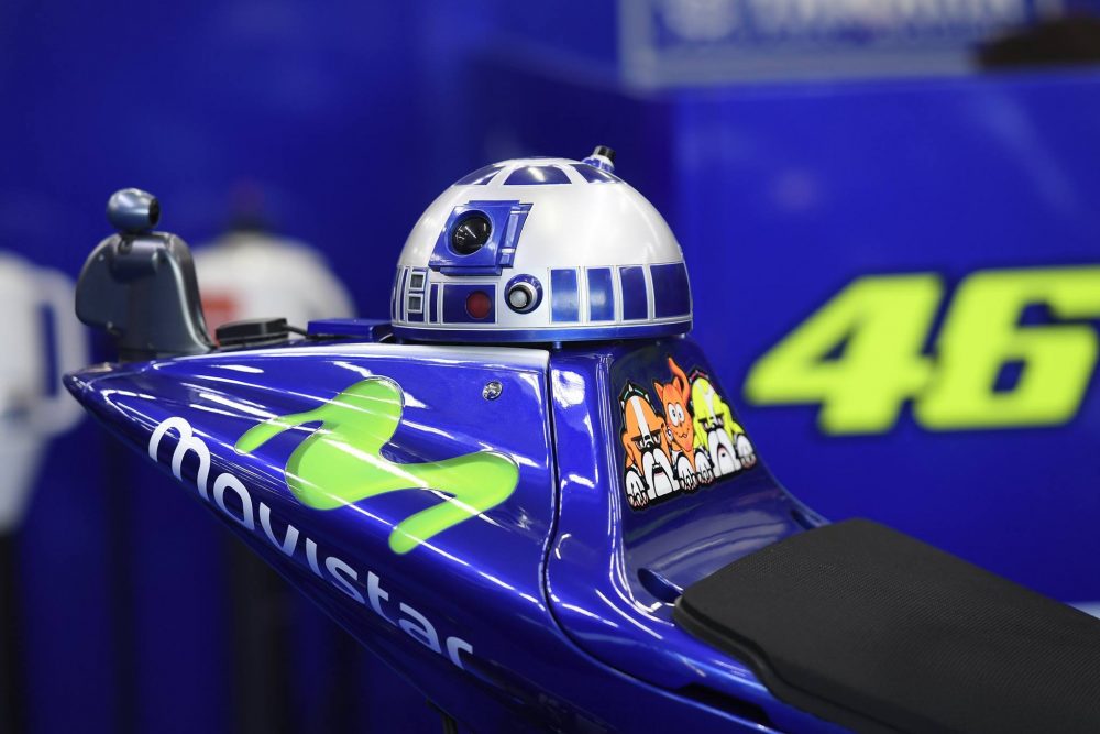 Ada Yang Unik Dengan Motor Rossi dan Vinales di Valencia !! 8 movistarystarwars