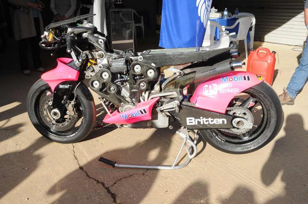 Britten V1000 Race Bike Knalpot Cacing Harganya 5 Milyar .. !! 2 Britten V1000 Race Bike Knalpot Cacing Harganya 5 Milyar