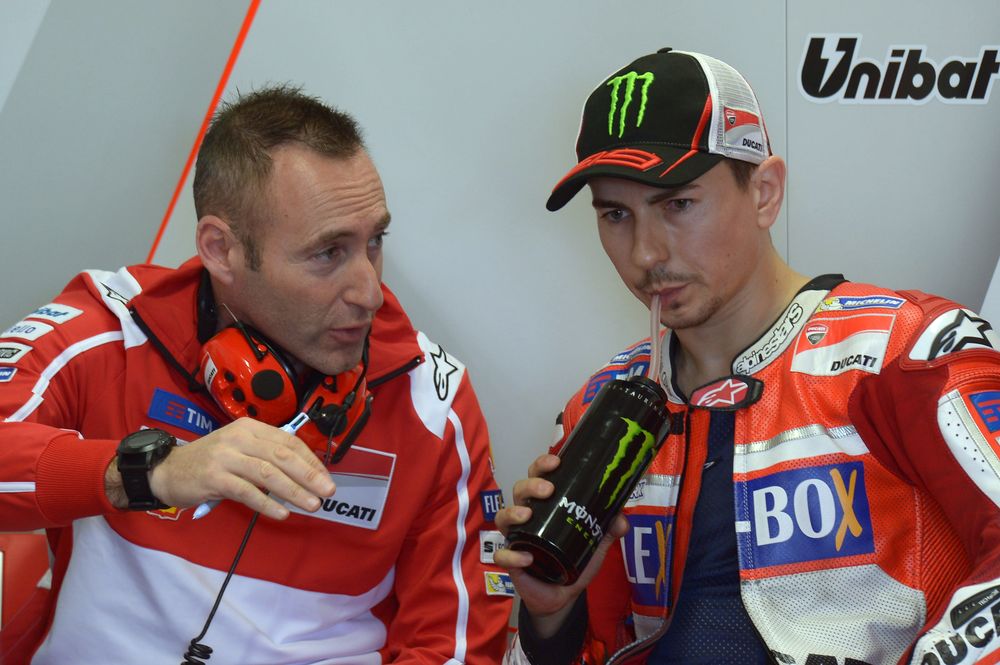 Mengerikan, Gaya Balap Bagnaia Beradaptasi Seperti Lorenzo di Ducati! 2 Jorge Lorenzo Sedikit Lebih Buruk dari Rossi