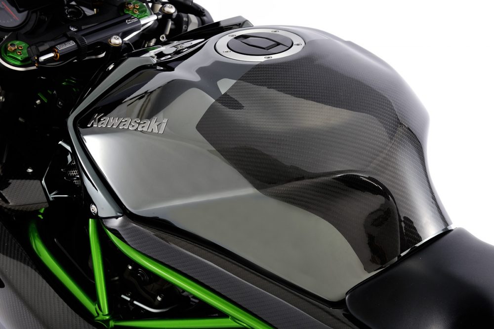 Kawasaki Ninja H2 Ini Bertaburkan Part Serat Karbon Lansiran MAGICAL RACING 6 Kawasaki Ninja H2 Ini Bertaburkan Part Serat Karbon