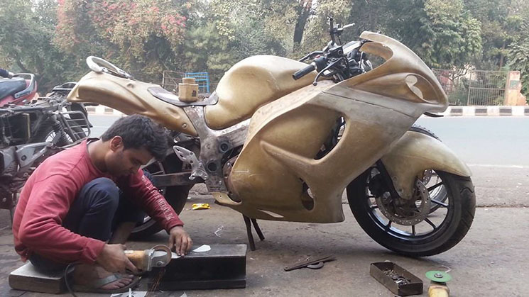 Ketika Karizma 223 cc Menjadi Suzuki GSX-R 1300 Hayabusa