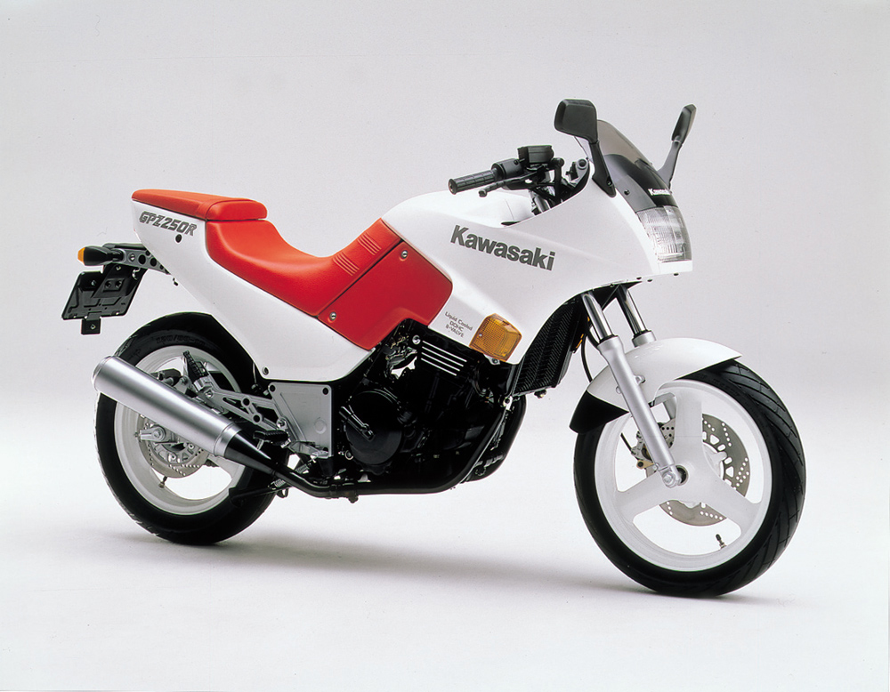 Kawasaki GPZ 250R Power Bisa Naik Lagi 44 HP !! 1 1985 GPZ250R 43 PS