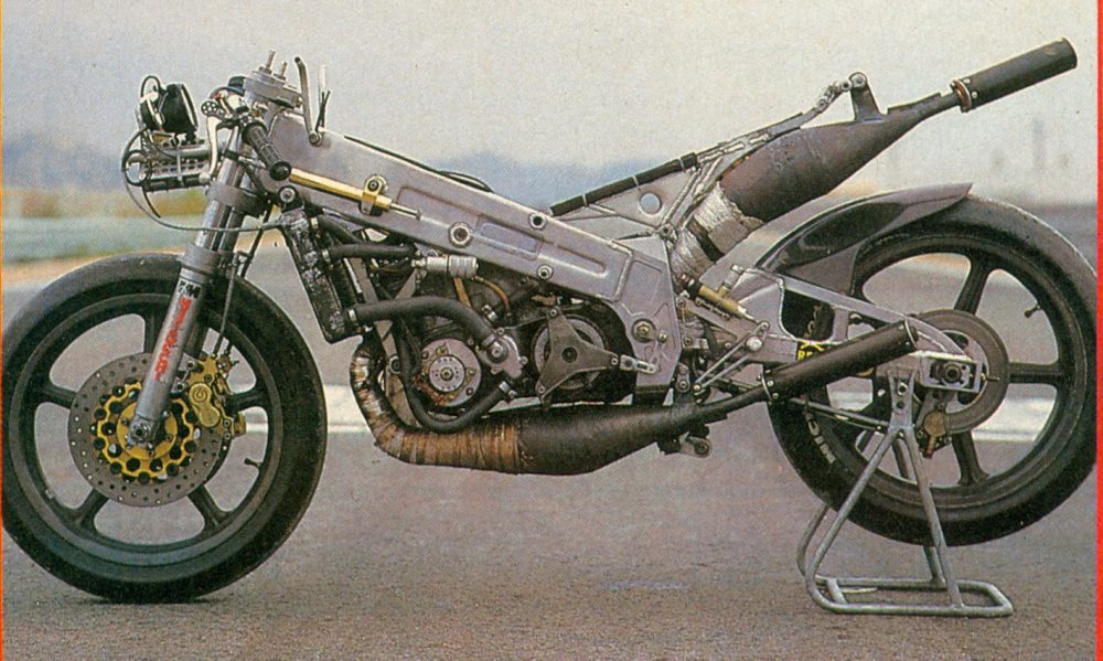 Rahasia Aprilia GP 250cc Kalahkan Honda dan Yamaha 2 Rahasia Aprilia GP 250cc Kalahkan Honda dan Yamaha