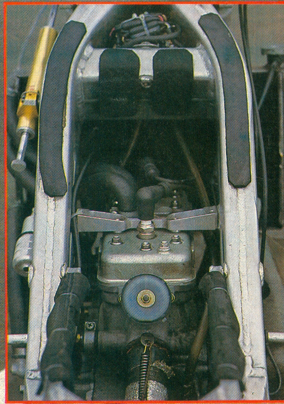 Rahasia Aprilia GP 250cc Kalahkan Honda dan Yamaha 4 APRILIA 250 AF-1