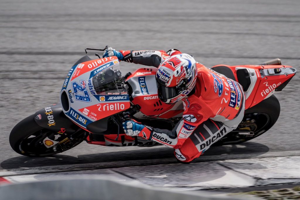 Berita Terbaru Casey Stoner: Kini Dia Berjuang Hadapi Sindrom Kelelahan Kronis 2 Kabar Bagus Hasil Tes Chassis GP18 Casey Stoner Buat Jorge Lorenzo