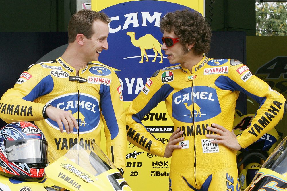 12 Pembalap MotoGP yang Memutus Kontrak Lebih Awal 2 Colin Edwards Valentino Rossi 2006 Camel Yamaha
