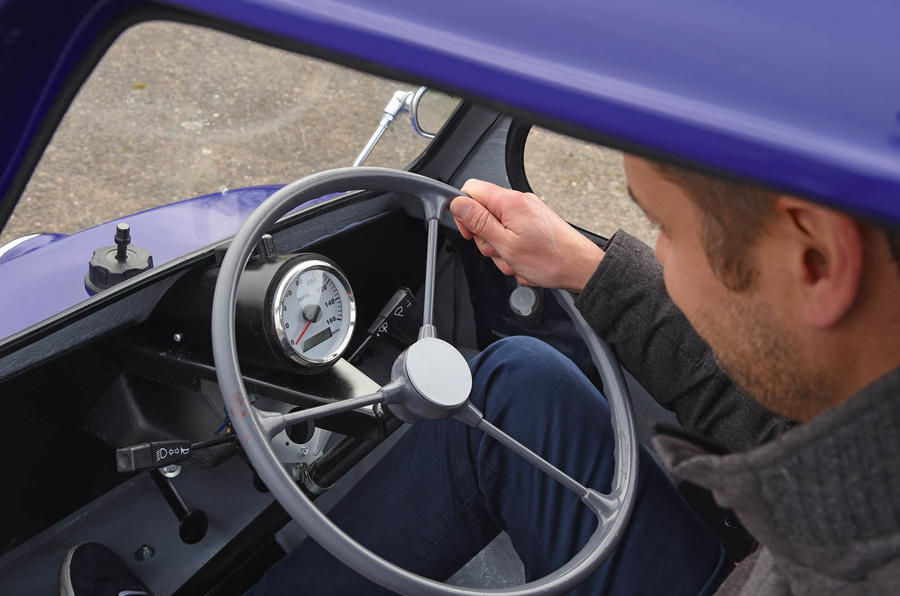 New Peel P50 Mobil Terkecil di Dunia, Mesin Honda, Harganya Berapa? 4 Peel P50 Mobil Terkecil di Dunia