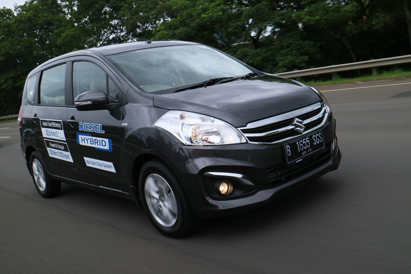 Ertiga Anyar Hadir, Bye-bye Versi Lawas 2 Suzuki-Ertiga-Diesel-Hybrid