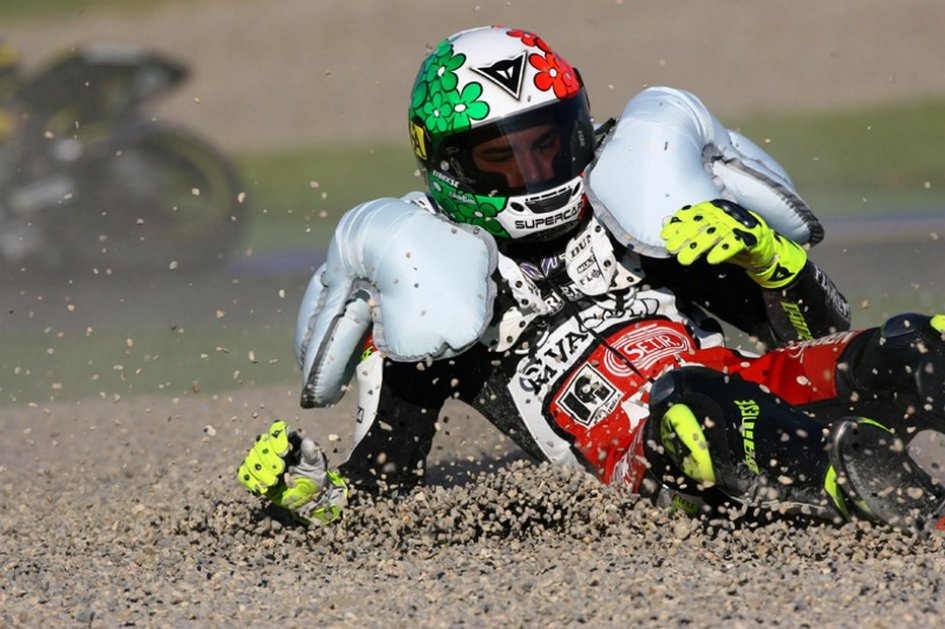 Semua Rider MotoGP, Moto2 dan Moto3 Wajib Pakai Airbag, Kecuali Satu Ini ! 2 Semua Rider MotoGP, Moto2 dan Moto3 Wajib Pakai Airbag, Kecuali Satu Ini