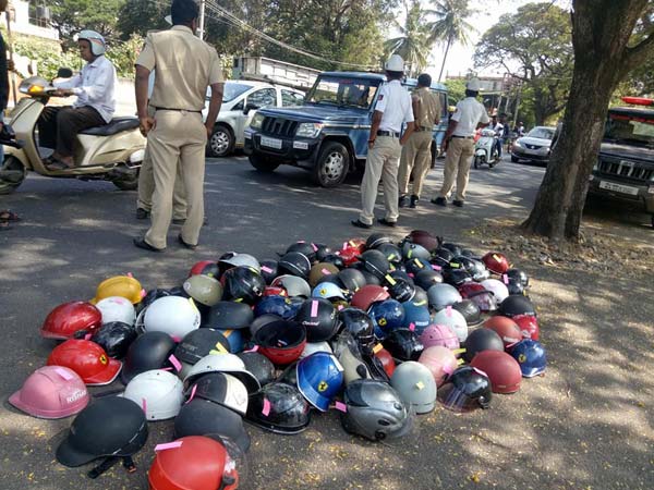 Helm Cetok Masih Banyak Bertebaran di India 2 half helmet ban in bangalore