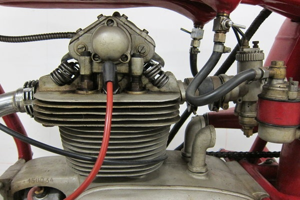 Sepeda Motor 125 cc Ini Top Speed Tembus 145 Kpj 4 MV Agusta 125 Monoalbero Racer