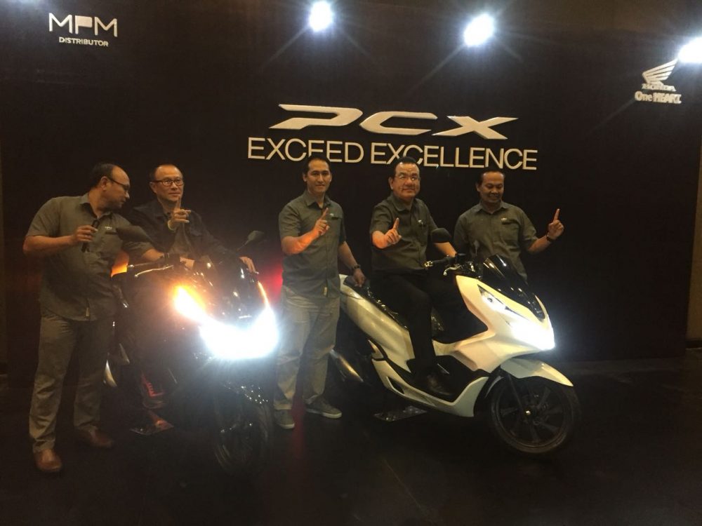 Honda PCX Hadir dengan Dua Warna Baru, Ini Harga OTR Jawa Timur 2 PCX150