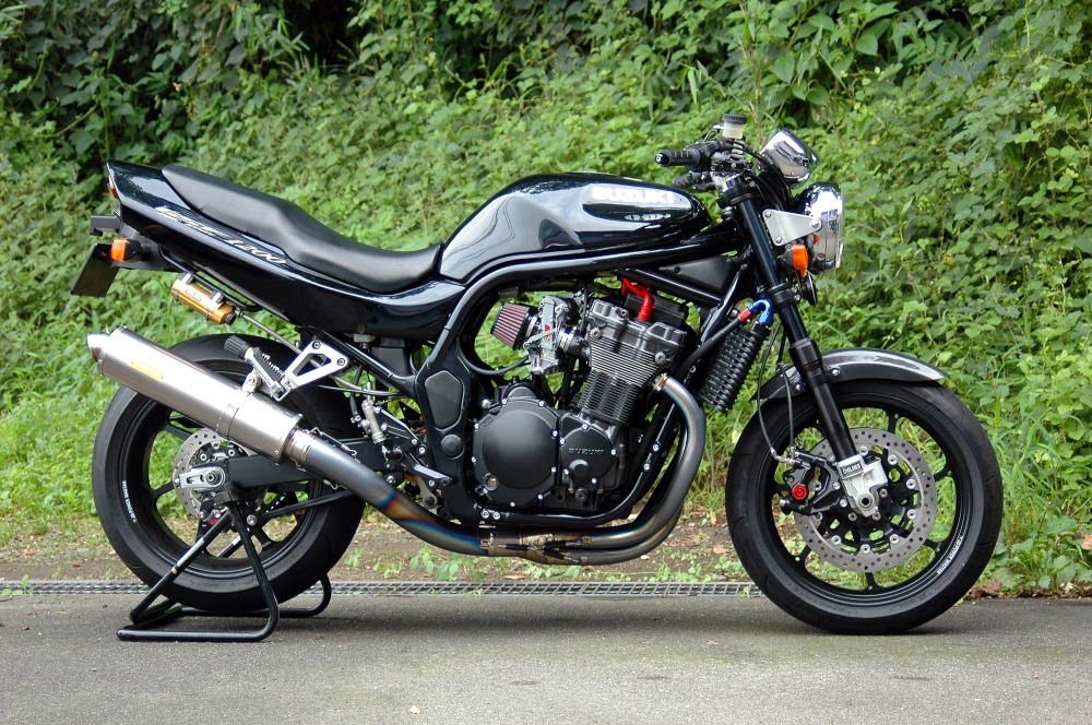Kejamnya Ibu Tiri Tidak Sekejam Motor Ini, Suzuki Bandit Ini Memang Kejam !! 2 Suzuki GSF 1200 by Kaminari Racing