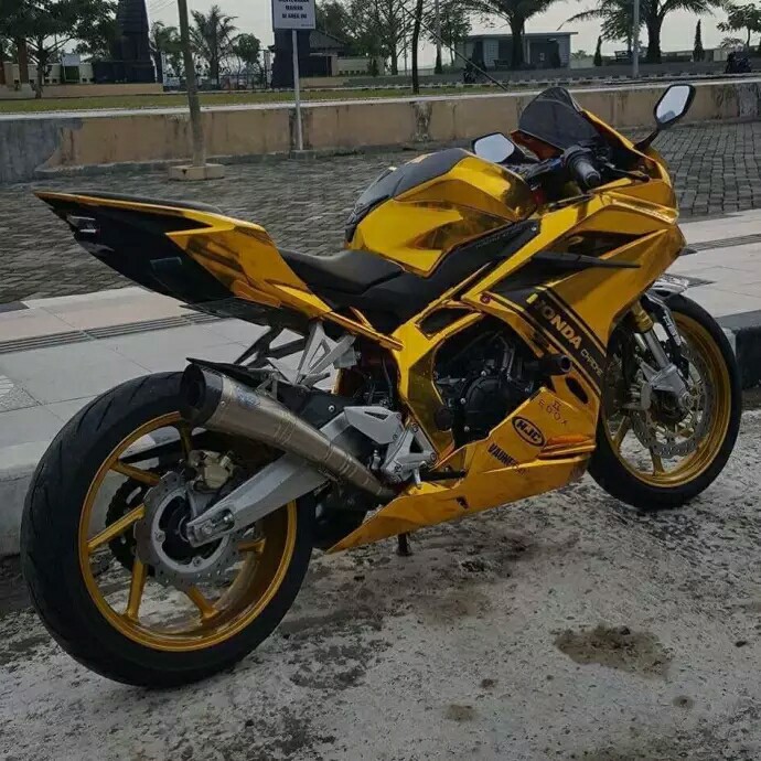CBR150 Emas 1