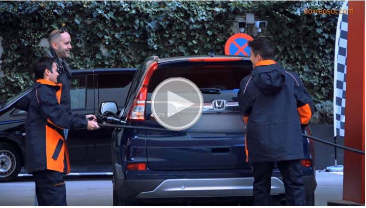 Ketika Marc Marquez dan Dani Pedrosa Menjadi Petugas POM Bensin 2 Marc dan dani Petugas POM Bensin.JPG.crdownload