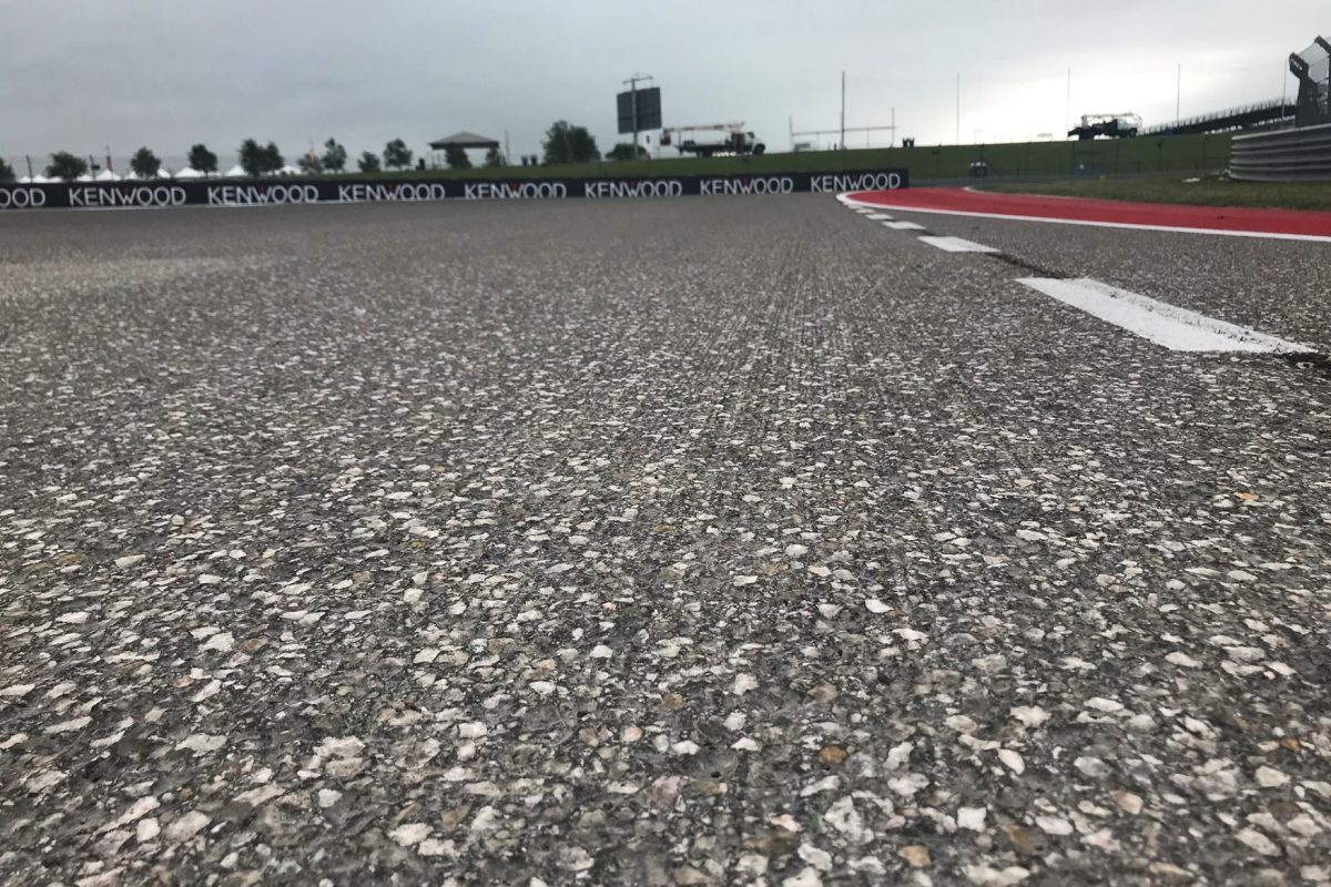 MotoGP Austin 2018 : Aspal Kasar, Perlukah Pit Stop Dan Ganti Ban di Tengah Balapan ? 4 Aspal Kasar Perlukah Pit Stop Dan Ganti Ban di Tengah Balapan 3