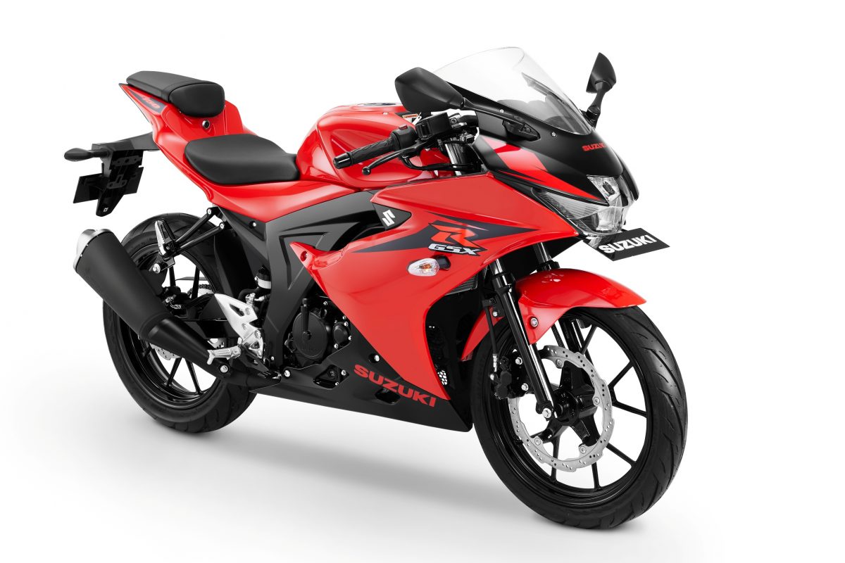 Inilah Tampilan Baru Suzuki GSX-R150, Makin Stylish Bro !! 6 GSX-R150 Shuttered Key - Stronger Red-Solid Black