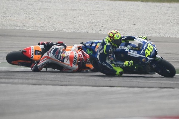 Luka Lama : Flavio Fratesi, Jika Marquez Ingin Menyakiti Rossi, Merugikan Dia Sendiri ! 2 Kenapa Data Telemetri Honda Sepang Clash 2015 Tidak Diungkap