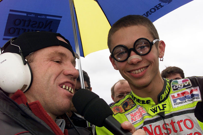 Randy Mamola : Valentino Rossi Melakukan Ritual 'Aneh' Sebelum Balapan, Mick Grant Juga Percaya Takhayul 1 Randy Mamola