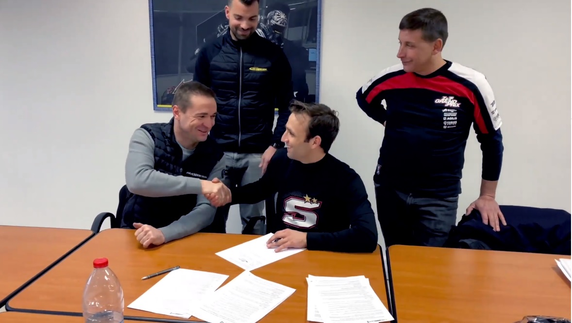 Video Tanda Tangan Kontrak Zarco Hingga 2020 1