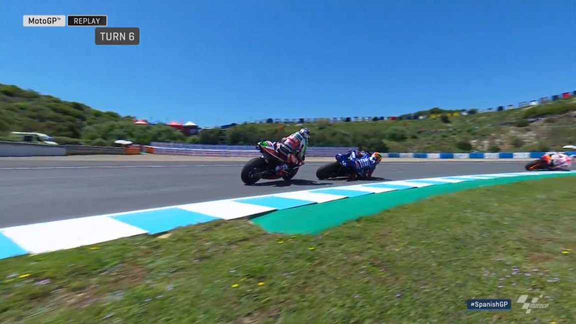 Maverick Vinales Hampir Crash Jerez Espargaro