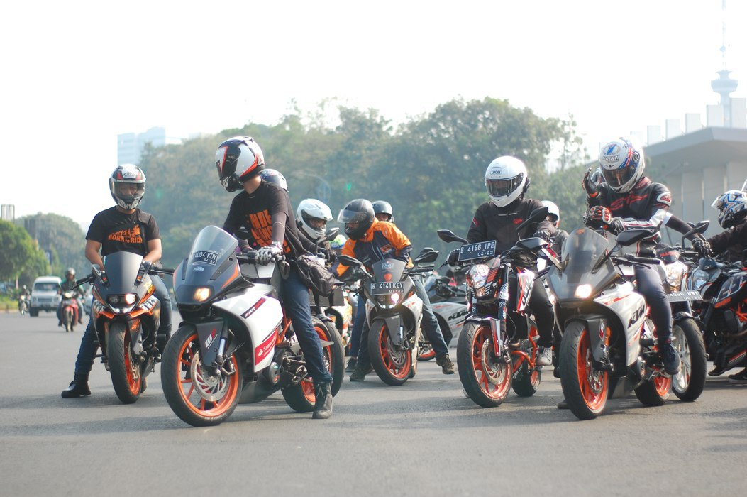 Orange Ride City Riding Go to IIMS 3