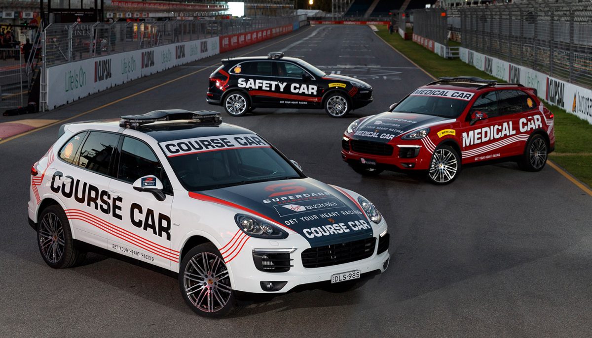 Lagi, Kecelakaan Superbike Isle Of Man TT, Pembalap Tewas ! 3 Safety Car Medical Car and Course Car