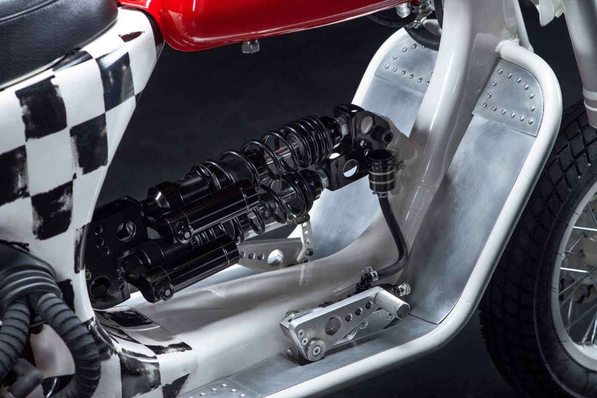 Modifikasi Vespa PX 150 Scrambler dari Rusia 4 custom vespa px 150 scooter 1