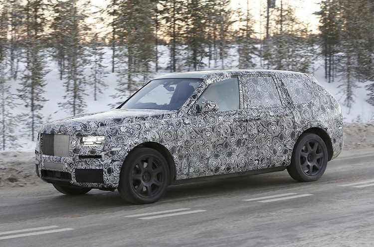 Rolls-Royce Cullinan Siap Tantang Lamborghini Urus 1 rolls-royce-cullinan-camuflase