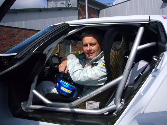 Cerita Seru Test Driver Bugatti Veyron 1 loris bicocchi