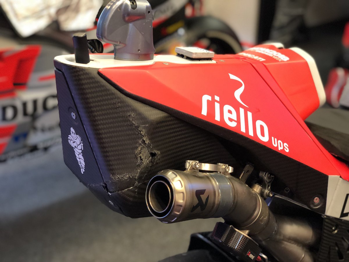 Lorenzo Kontak dengan Rossi