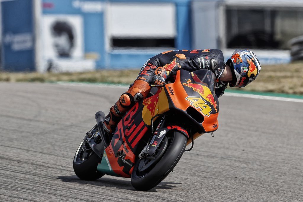 Marc Harus Hati-hati, Gaya Balap Espargaro Mengerikan dengan Honda RC213V 1 Pol Espargaro