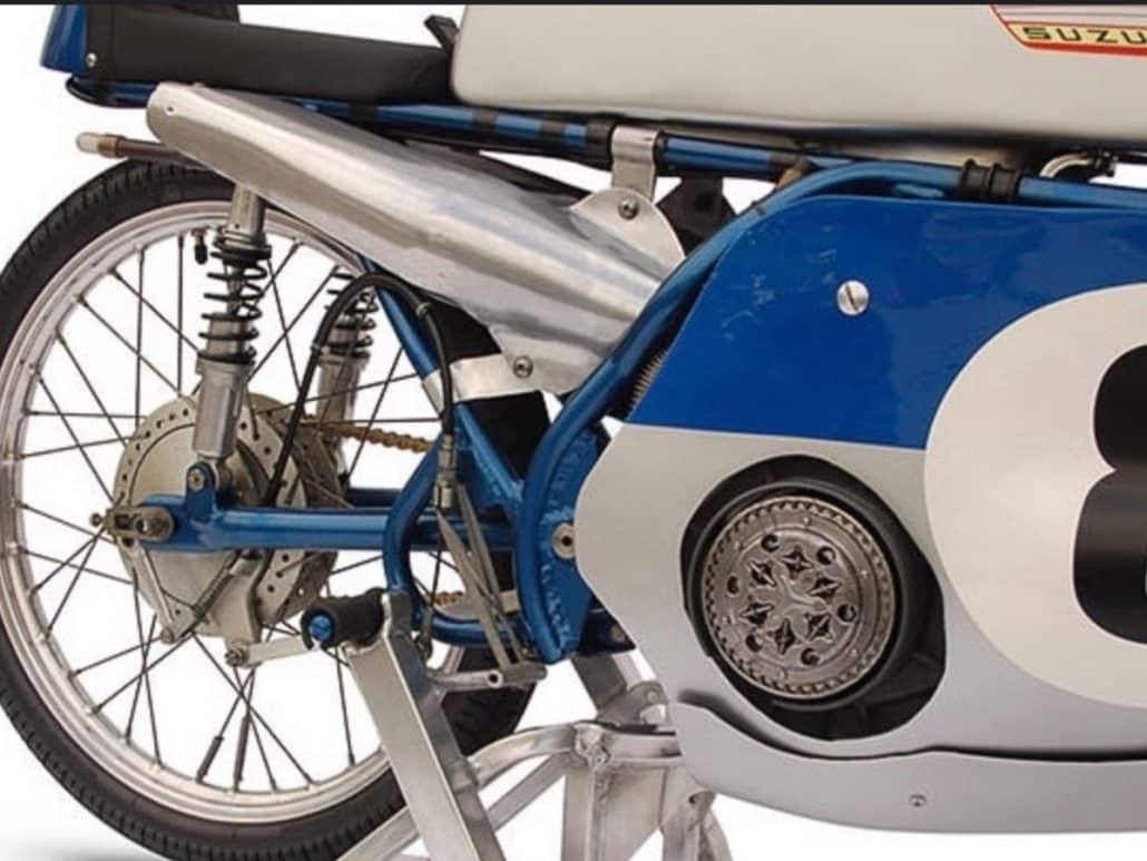 Suzuki RK67 Tahun 1967 50cc Dua Silinder 14 speed 2