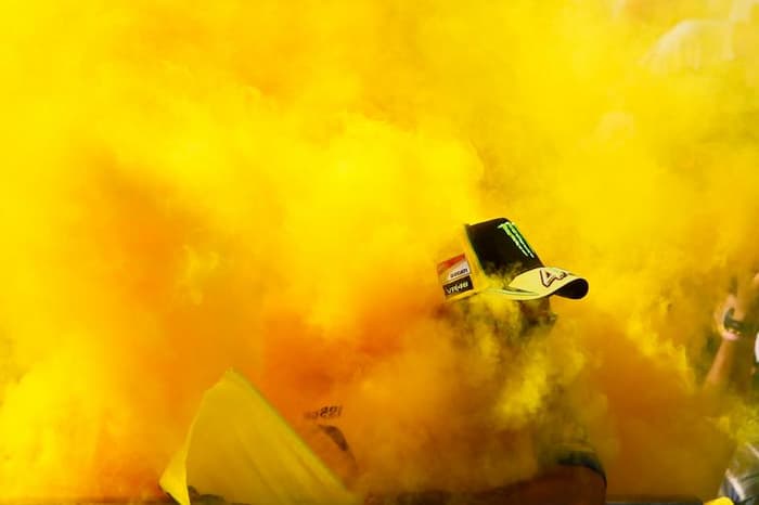 Bom Asap Fans Valentino Rossi