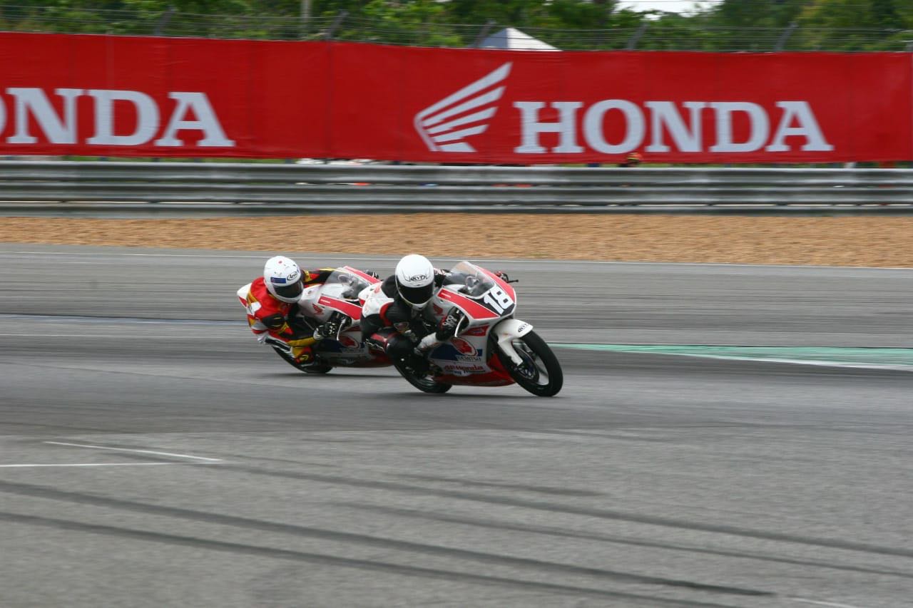 Hildhan dan Herjun Kibarkan Merah Putih di TTC Buriram 3 Hildhan dan Herjun Kibarkan Merah Putih di Balapan TTC Buriram 2